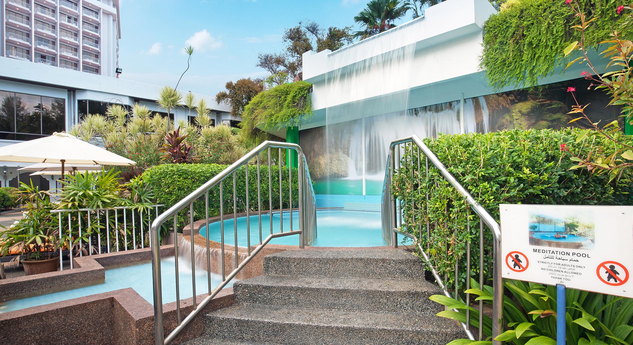 The Bayview Beach Resort Batu Feringgi Dış mekan fotoğraf