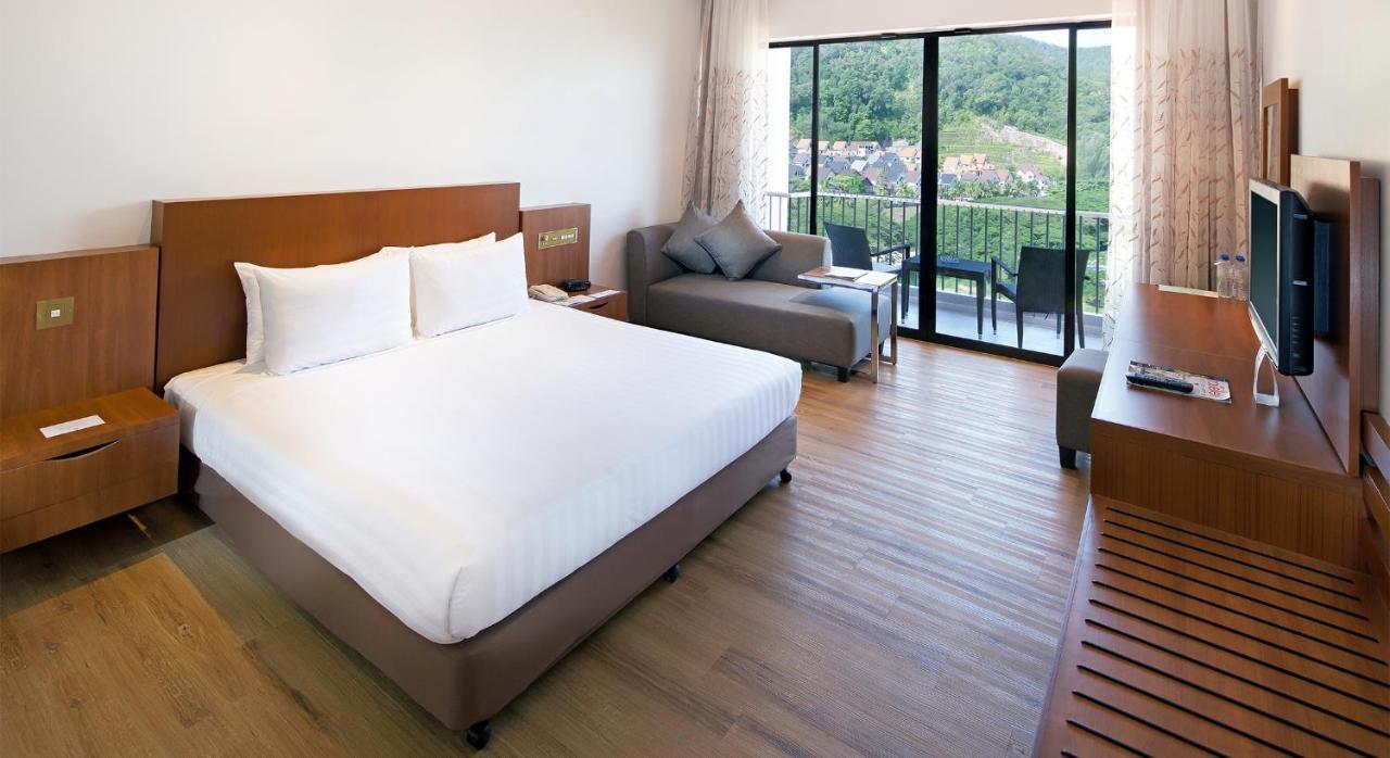 The Bayview Beach Resort Batu Feringgi Dış mekan fotoğraf